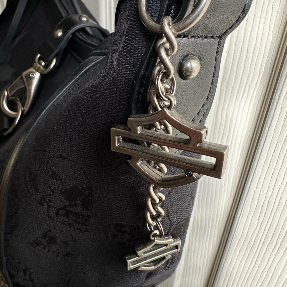 Harley-Davidson Black Skull Embossed Shoulder Bag - Picture 5 of 6